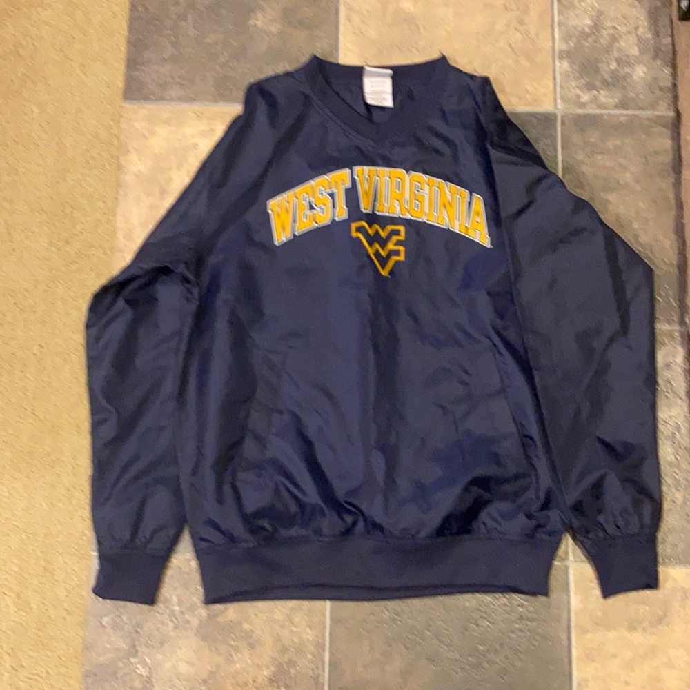 V neck size small WV pullover